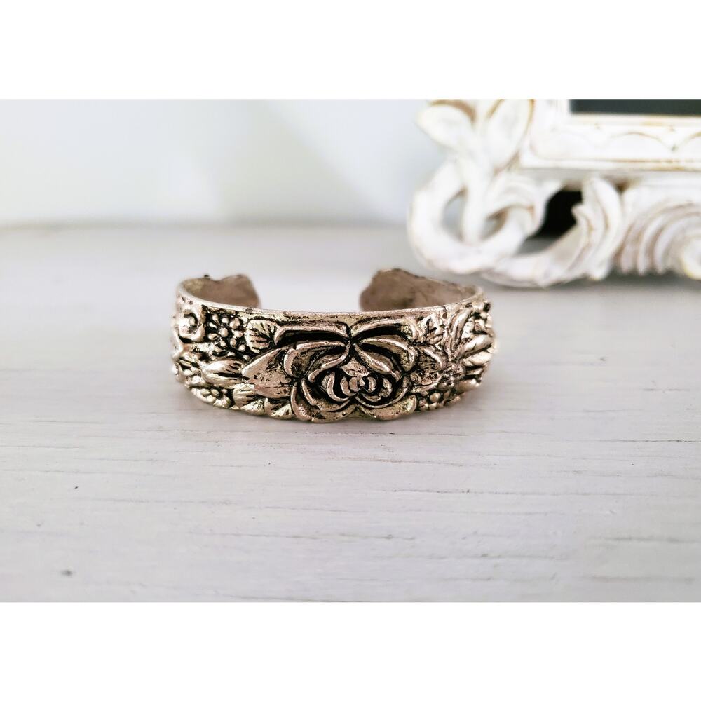 Vintage Silvertone Metal Floral Small Bangle Bracelet